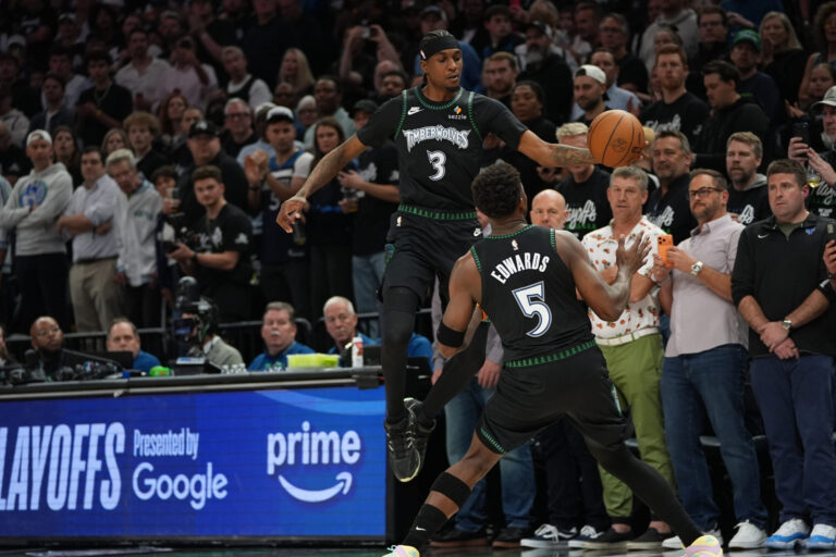 Minnesota tuvo su mejor noche y se puso en ventaja