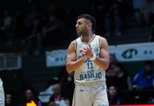 Obera superó a Ferro y se acercó a la cima