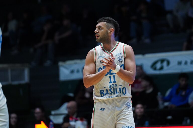Obera superó a Ferro y se acercó a la cima