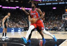 Embiid se despide de la fase regular por apendicitis y es dura para lo que sigue
