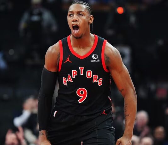 Toronto dominó a Cleveland en el último cuarto para acercarse