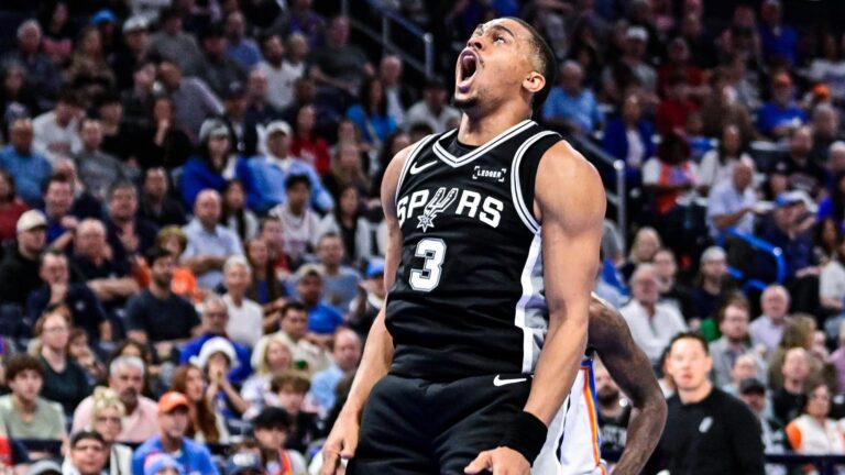 Keldon Johnson fue elegido como el sexto hombre del año