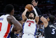 Detroit sumó un histórico triunfo ante Orlando y empató la serie