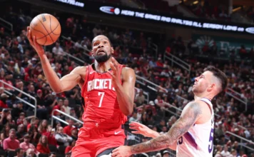 Los Rockets clasificaron a Playoffs en un viernes de palizas en la NBA