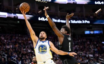 Los Rockets amargaron el regreso de Stephen Curry Curry lanza una ventaja ante la marca de Tate.