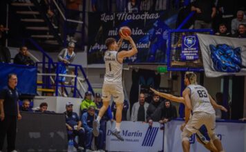 Regatas estiró su racha ganadora y se metió en cuartos de final