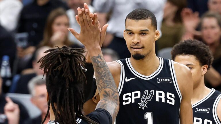 Los Spurs dominaron a los Timberwolves y quedaron ‘match-point’