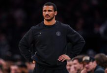 Joe Mazzulla fue elegido como el entrenador del año en la NBA