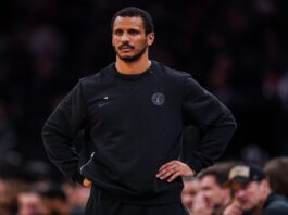 Joe Mazzulla fue elegido como el entrenador del año en la NBA