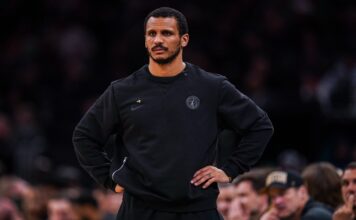 Joe Mazzulla fue elegido como el entrenador del año en la NBA