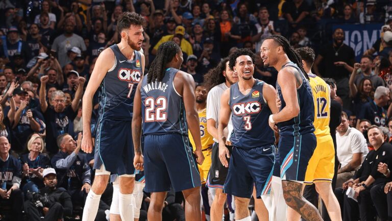 El Thunder fue imparable en la segunda mitad y tomó distancia ante los Lakers