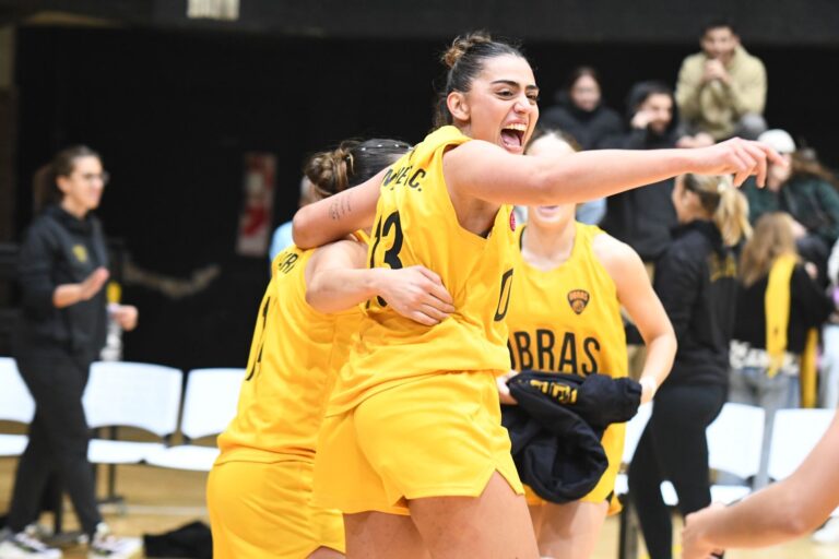 Obras dio el primer paso: venció a El Talar en el inicio de las semifinales