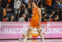 Valencia controló el Juego 2 y esta a un paso de las Finales
