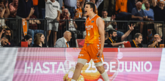Valencia controló el Juego 2 y esta a un paso de las Finales