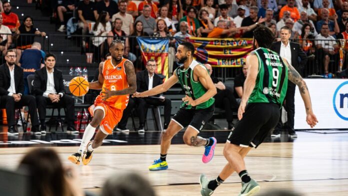 FOTO VALENCIA JOVENTUT JUEGO 1