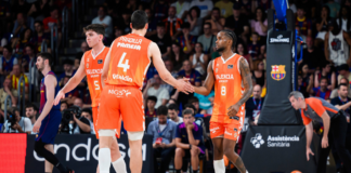 Valencia Basket derrotó al Barça y quedó a un paso del título