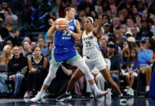 Dallas superó a Indiana y amargó la noche histórica de Kelsey Mitchell