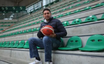 Atenas presentó su plantel y va por todo
