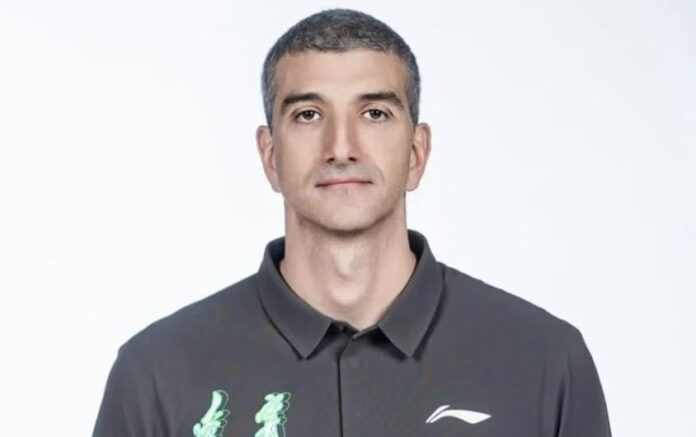 Guido Fabbris posa en el media day de Liaoning Flying Leopards.