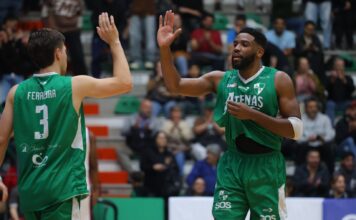 Atenas sumó su tercer triunfo en fila
