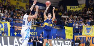 Boca sufrió un poco, pero venció a Regatas en casa